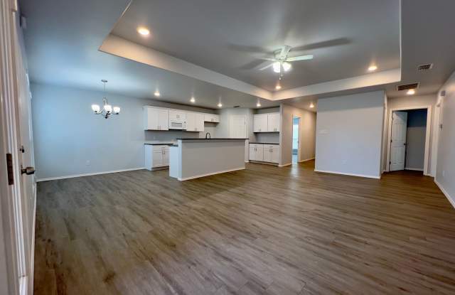 Great 4 Bedroom in Frenship ISD Gallery 3