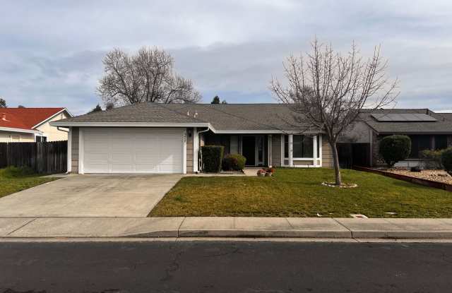 No Rear Neighbors In The Travis School District New Washer  Dryer and Refrigerator Included - 377 Marna Drive, Vacaville, CA 95687