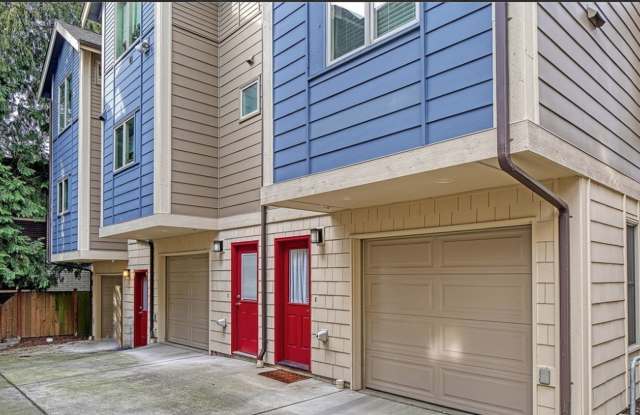 Beautiful 3 Bedroom Townhouse in South Seattle Gallery 4