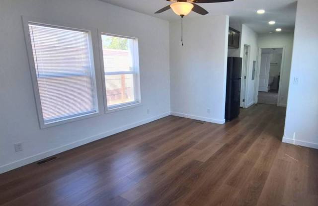 4487 E Lake Mead Gallery 3