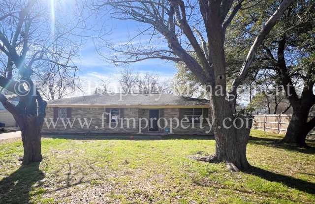 211 Stonegate - Spacious 3 Bedroom, 2 Bathroom Home in Terrell, TX! - 211 Stonegate Drive, Terrell, TX 75160 211 Stonegate - Spacious 3 Bedroom, 2 Bathroom Home in Terrell, TX! - 211 Stonegate Drive, Terrell, TX 75160