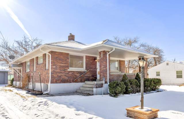 Charming 3 Bedroom Bungalow in West Valley - 6851 West 3500 South, West Valley City, UT 84128