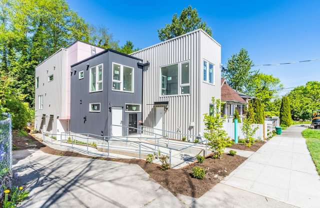 Beautiful Brand New Boutique Apartment Community Gallery 4
