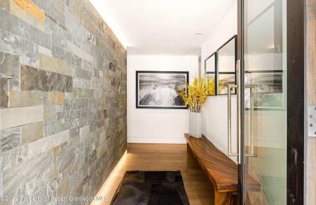 503 N Fourth Street Gallery 2