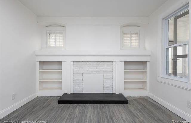 12468-70 Mendota Street Gallery 4