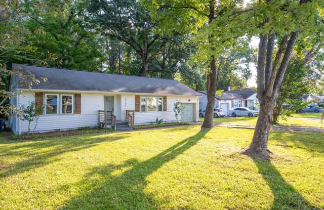 COMING SOON! 3 Bed/1 Bath Home Ready for Move In this November. Gallery 3