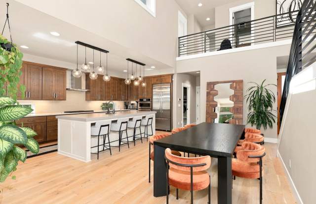 Luxurious Modern Retreat with Builder Upgrades and Top-of-the-Line Appliances in Coveted Portland Neighborhood! Gallery 3