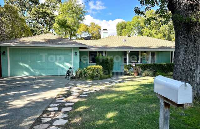 Charming 3 Bed / 1 Bath / 1,364 Sqft House in Pleasant Hill - Available 10/01! photos photos