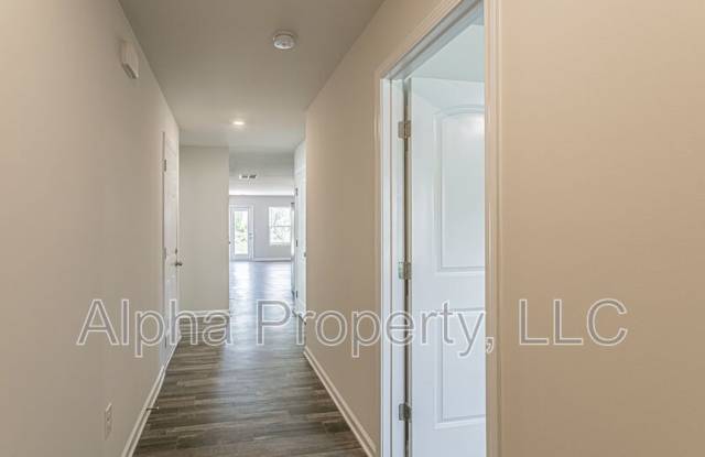 304 Long Grove Ln Gallery 3