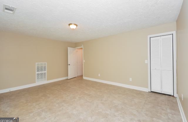 553 Sycamore Gallery 3