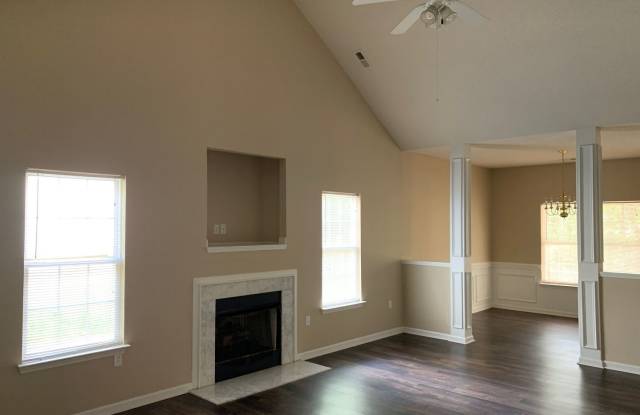1013 Stinson Glen Ln Gallery 2