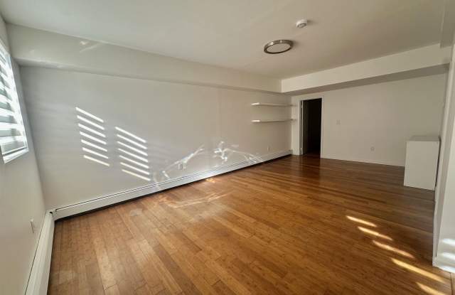 447 JANE ST Gallery 3