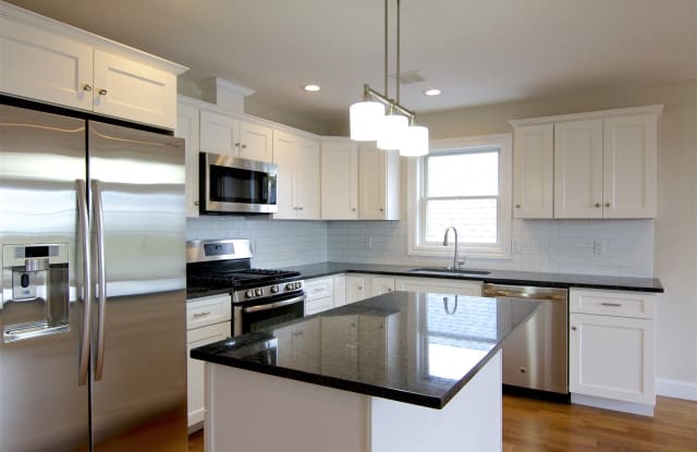 665 AVENUE E - 665 Avenue East, Bayonne, NJ 07002