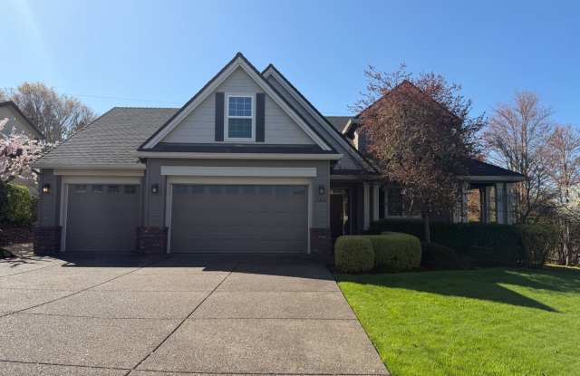 5 Bedrooms and 2.5 Bathrooms with Views of the Rolling Hills of Corvallis Country Club Gallery 1