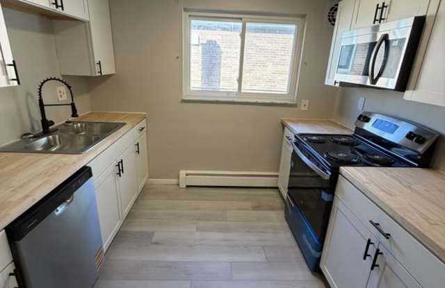 6155 Ridge Avenue - 3 photos photos