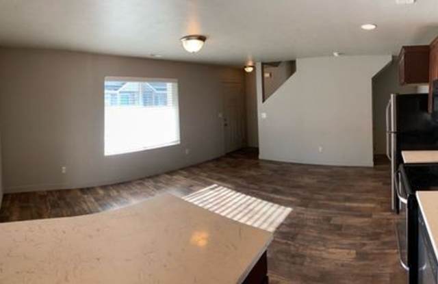 Darling Vineyard 2 Story Townhome - 256 North 680 East, Vineyard, UT 84059