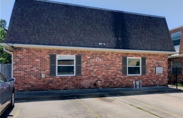 1620 HICKORY Avenue - 1620 Hickory Avenue, Harahan, LA 70123