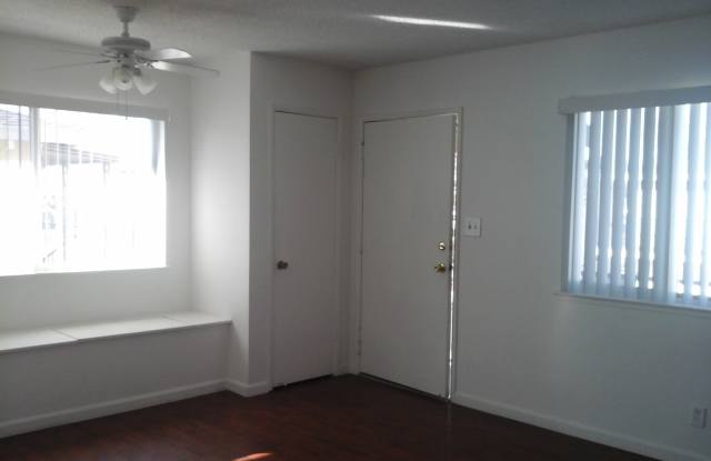 9017 Casals St Gallery 2