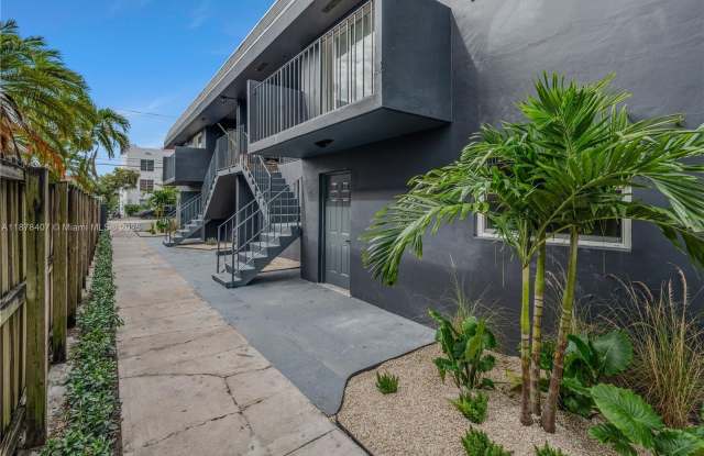 421 SW 9th St photos photos