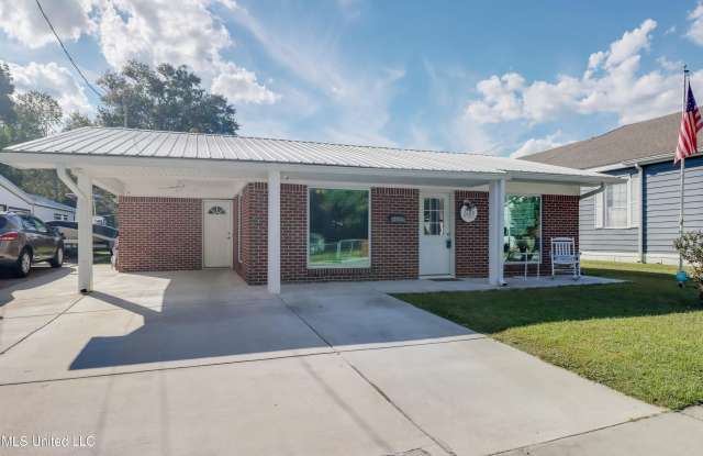 251 Santini Street - 251 Santini Street, Biloxi, MS 39530