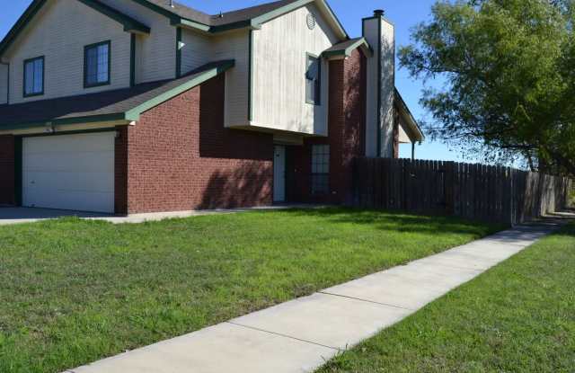 Large townhouse with loft on corner lot! Lawn care now included! photos photos
