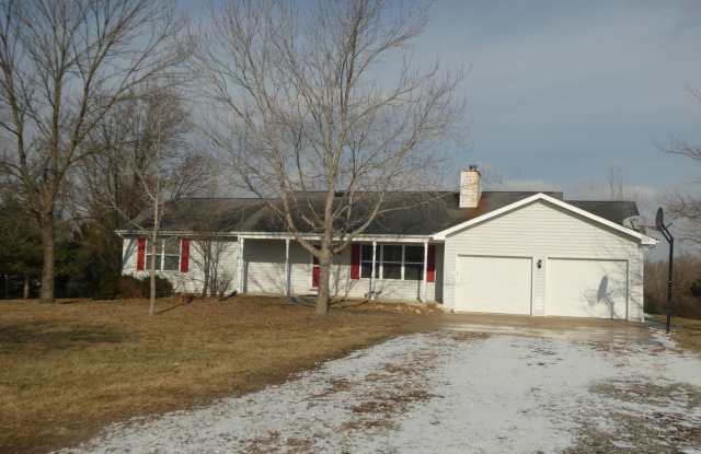 4 bedroom home in peaceful rural setting-North Boone County photos photos