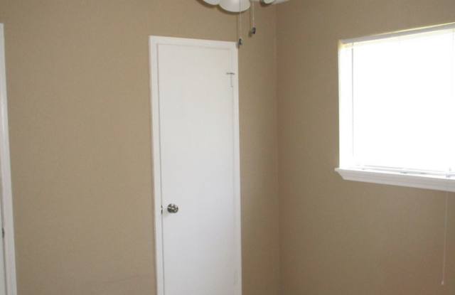 202 White Cedar Street Gallery 3