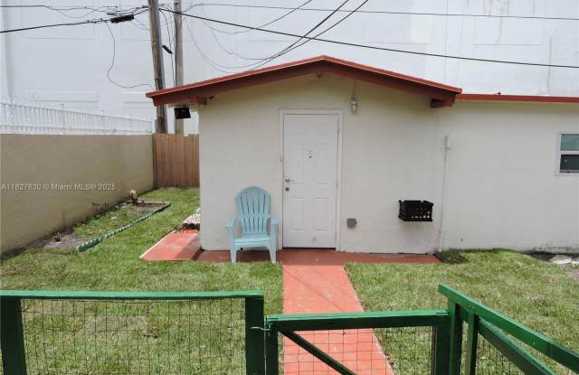 525 E 24th St - 525 East 24th Street, Hialeah, FL 33013