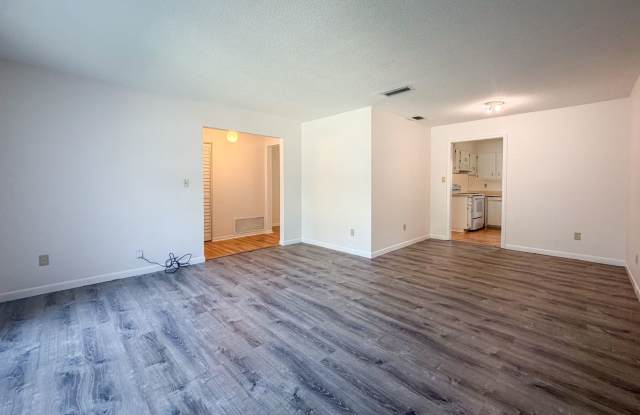 3BR/2BA Pet Friendly House in NW Gainesville - available end of September! Gallery 4