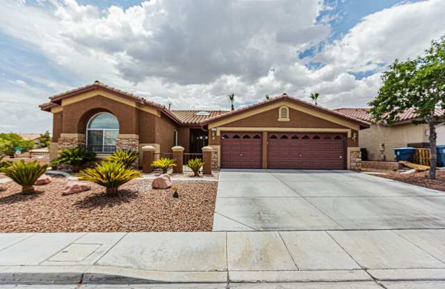 Single Story Home with Solar photos photos