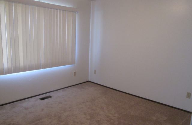 2425 SE 53rd Avenue ~ Great Duplex Unit Gallery 4