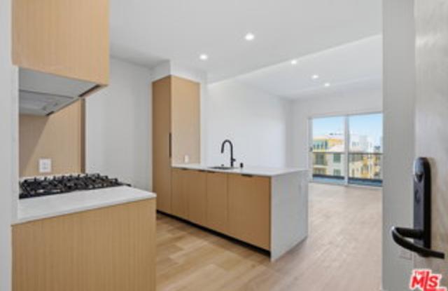 3555 Overland Avenue Gallery 1