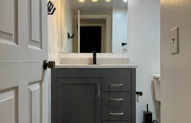 2751 Taft St photos photos