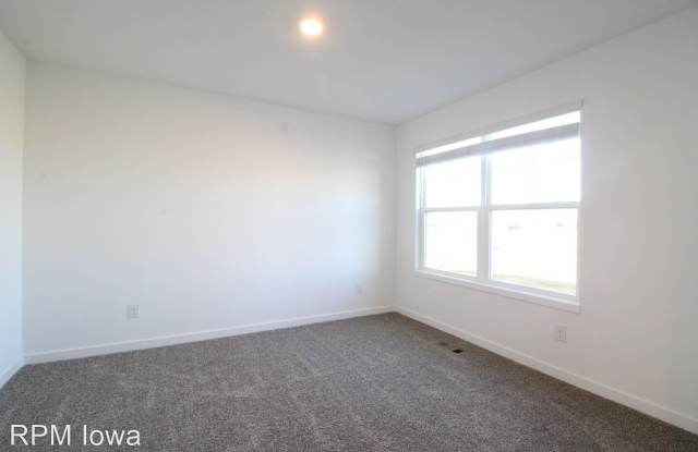 2911 NW Woodbury Drive Gallery 3