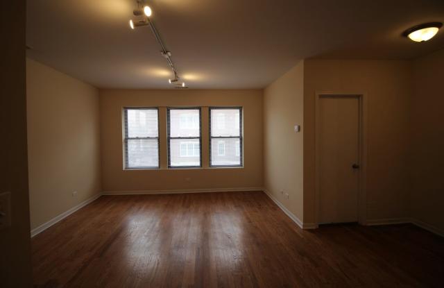 3007 W Lawrence Ave photos photos