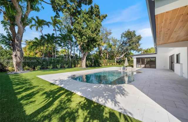 1931 NE 186th Dr photos photos