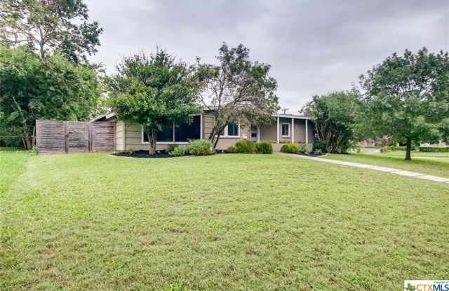 921 Ivy Lane Gallery 2