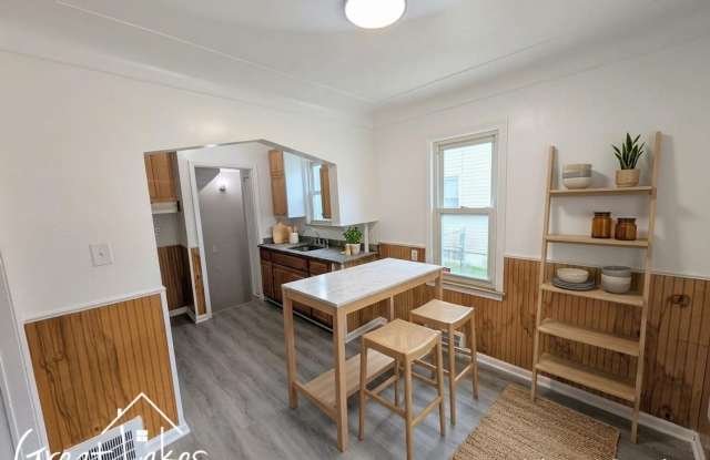 Charming 3 Bedroom 1 Bathroom now available for rent! Gallery 4