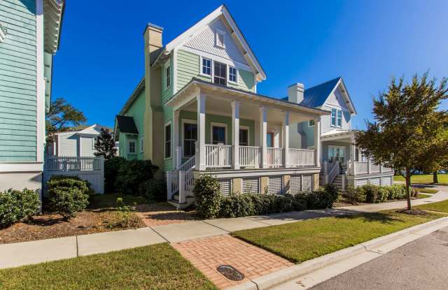 Introducing Your Dream Home in Norfolk: Elegant 3-Bedroom, 2.5-Bath Haven on 2 Floors photos photos