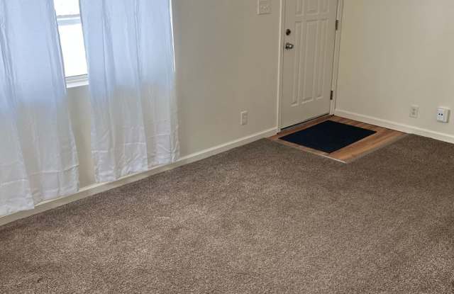 2 Bedrooms  1 Bathroom - In Lakemore photos photos