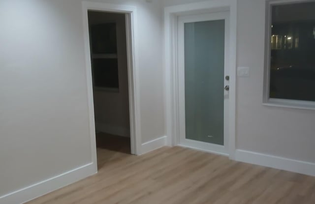 246 W PARK Drive Gallery 4