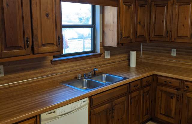 8251 Blackfoot Trail Gallery 3