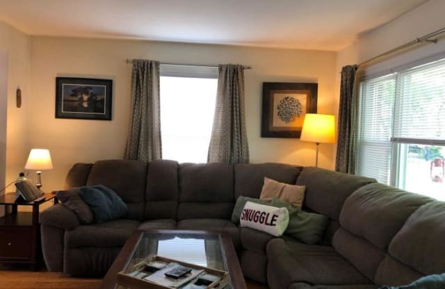 112 Rowe - 112 Rowe Street, Newton, MA 02466