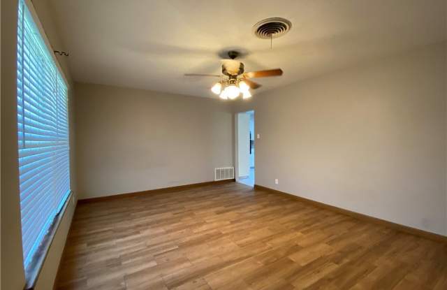 536 W Yoakum Avenue Gallery 4