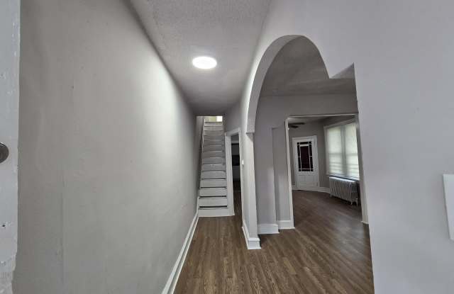968 E WOODLAWN AVENUE photos photos