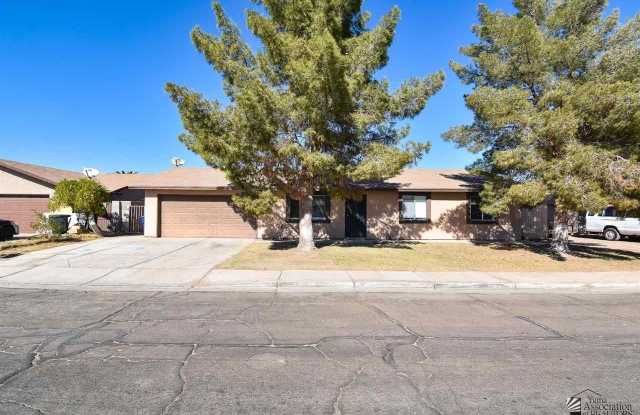 4660 W 18 PL photos photos