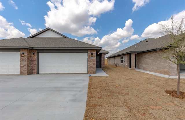 2345 SW 90 Place photos photos