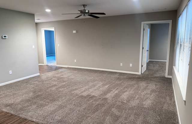 Single Level 2 Bed | 2 Bath | 2 Car Garage Attached Villa in Blue Spring Gallery 4