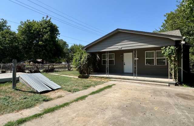 315 SW J Ave- COMING SOON! photos photos