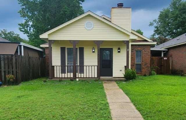 3 Bed 2 Bath Ranch House Gallery 1